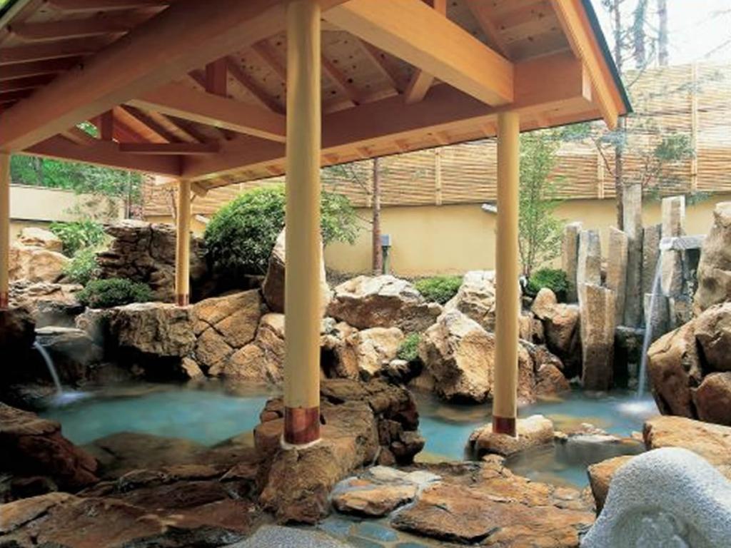 長野駅出発 バスで行く  緑翠亭景水  1泊（夕食朝食付）白馬五竜＆Hakuba47リフト券付宿泊パックのイメージ