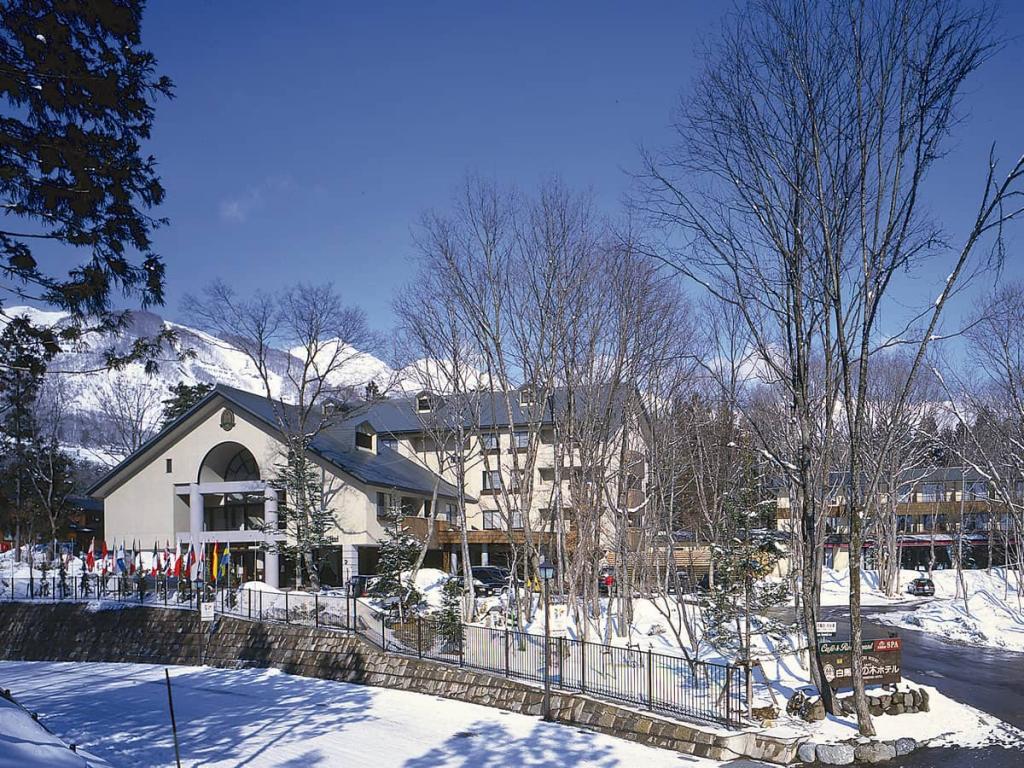 長野駅出発 バスで行く 白馬樅の木ホテル 1泊（夕食朝食付）白馬五竜＆Hakuba47リフト券付宿泊パックのイメージ