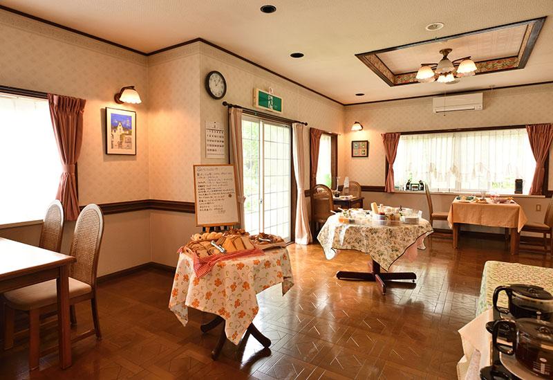 長野駅出発 バスで行く ペンションセレナーデ 1泊（夕食朝食付）白馬五竜＆Hakuba47リフト券付宿泊パックのイメージ