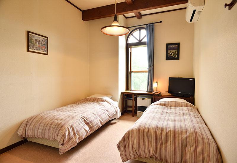 長野駅出発 バスで行く ペンションセレナーデ 1泊（夕食朝食付）白馬五竜＆Hakuba47リフト券付宿泊パックのイメージ