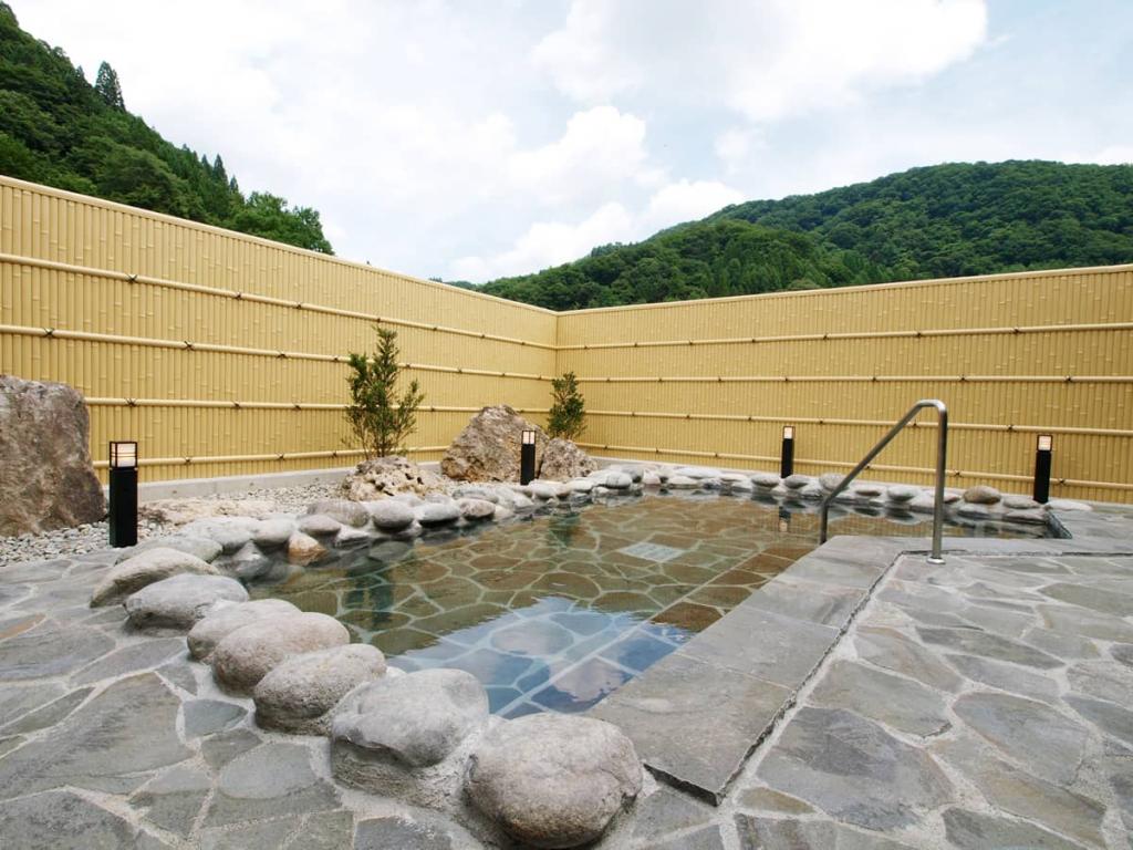 マイカー・交通各自で行くぽかぽかランド美麻 本館 1泊（夕食朝食付）白馬八方尾根スキー場リフト券付宿泊パックのイメージ