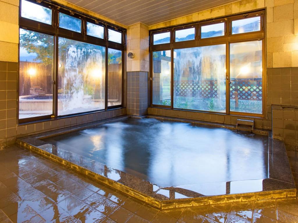 長野駅出発 バスで行く  スコーレ白馬 1泊（朝食付） 白馬岩岳スノーフィールドリフト券付宿泊パックのイメージ