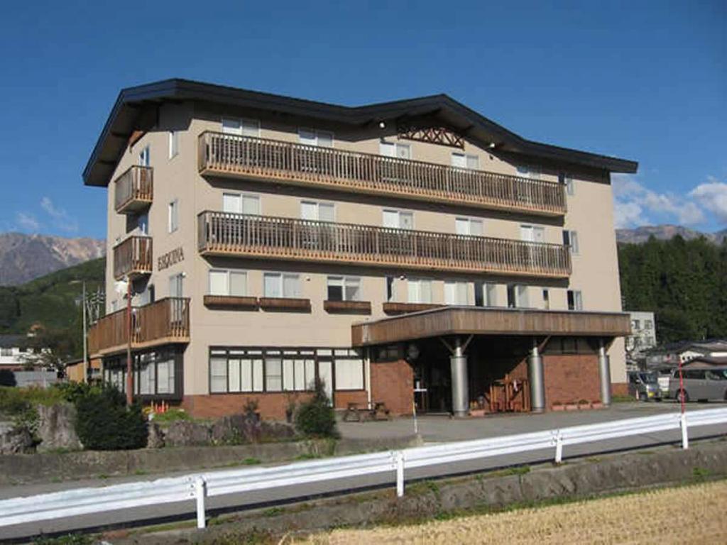 マイカー・交通各自で行く 白馬エスキーナ1泊（食事なし） 白馬岩岳スノーフィールドリフト券付宿泊パック