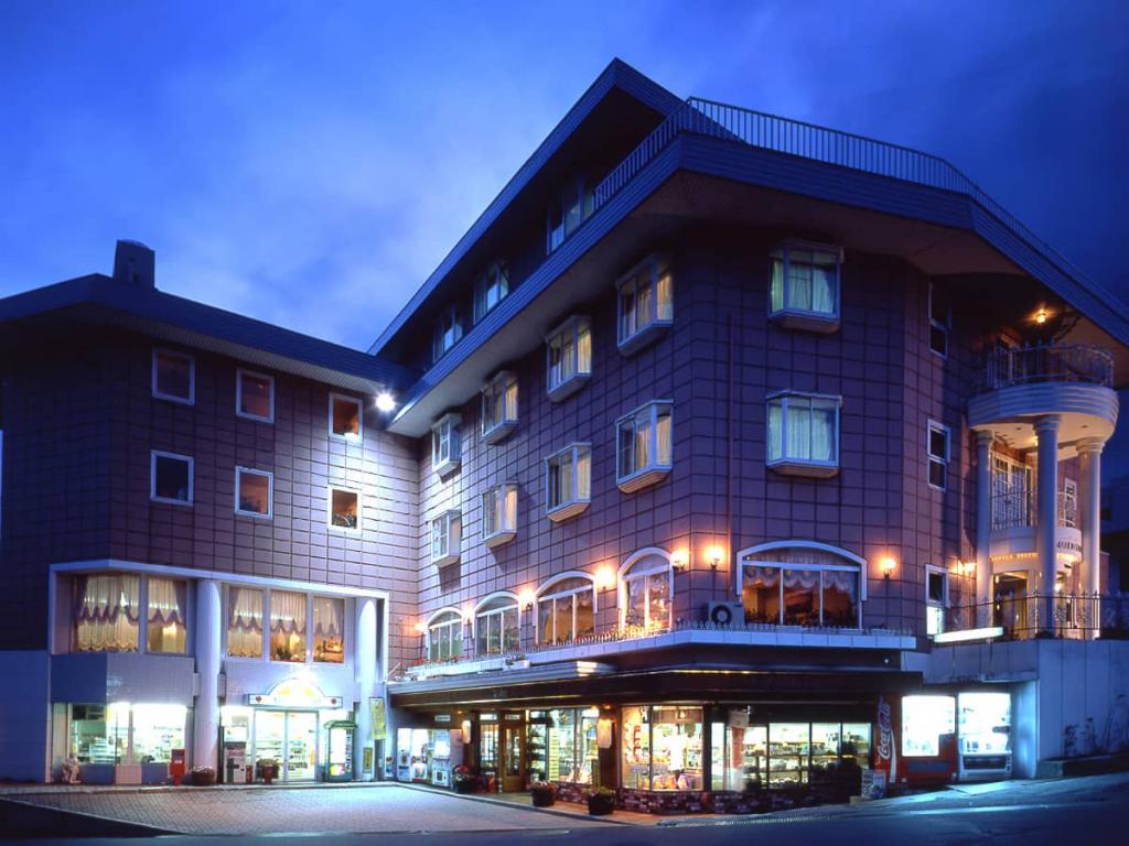 長野駅出発 バスで行く リゾートインマリオンシナノ 1泊（夕食朝食付）つがいけマウンテンリゾートリフト券付宿泊パックのイメージ
