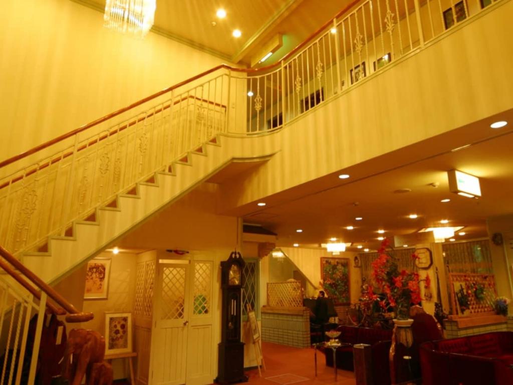 長野駅出発 バスで行く ホテルサニーバレー 1泊（夕食朝食付）つがいけマウンテンリゾートリフト券付宿泊パックのイメージ