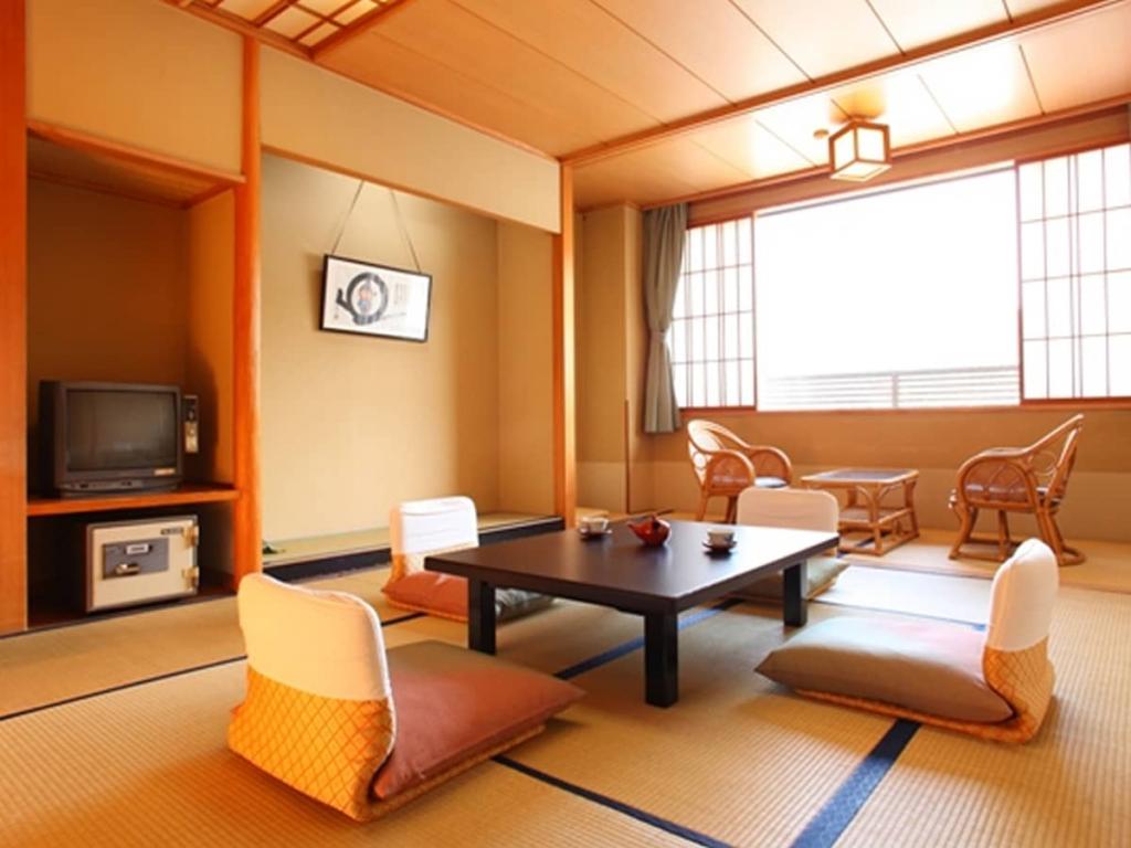 マイカー・交通各自で行く ホテル豊生 1泊（夕食朝食付）戸狩温泉スキー場リフト券付宿泊パックのイメージ