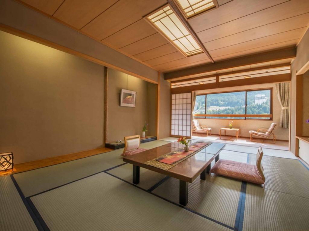 マイカー・交通各自で行く下呂温泉　山形屋 1泊（夕食朝食付）めいほうスキー場リフト券付宿泊パックのイメージ